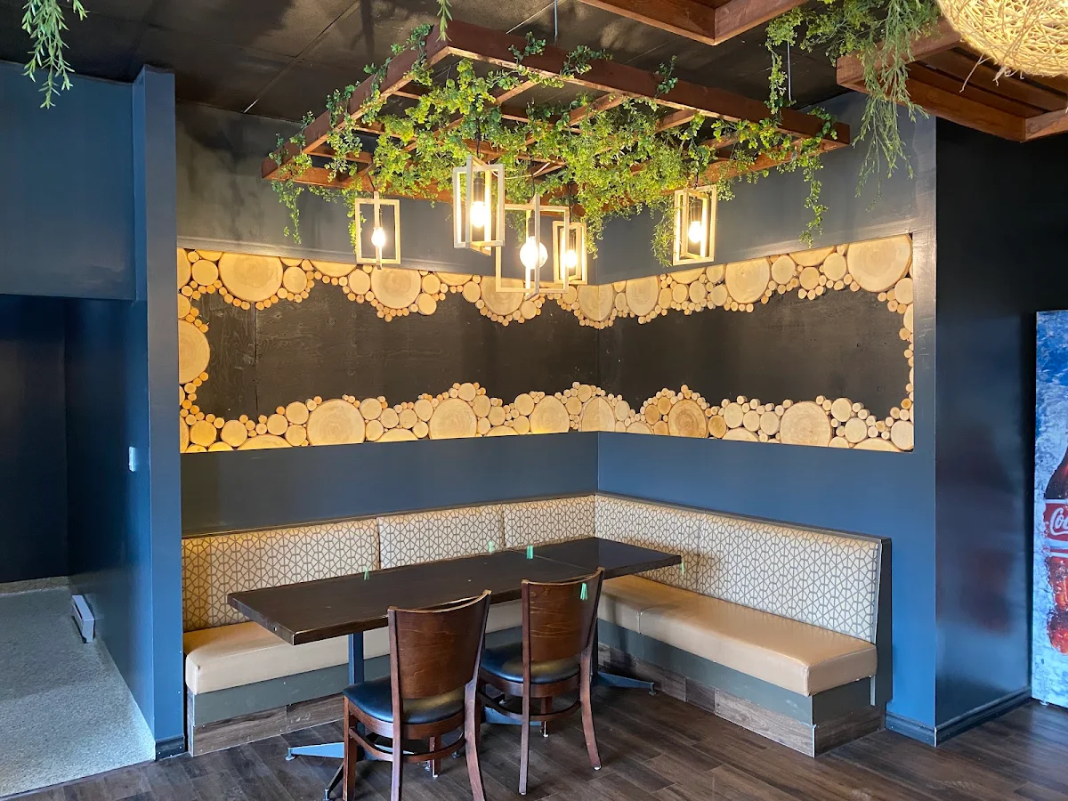 Vibe, Anthony's Pizza