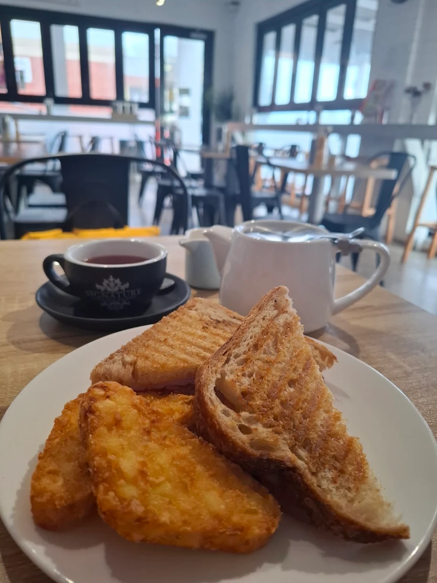 Food & drink, M & O Cafe