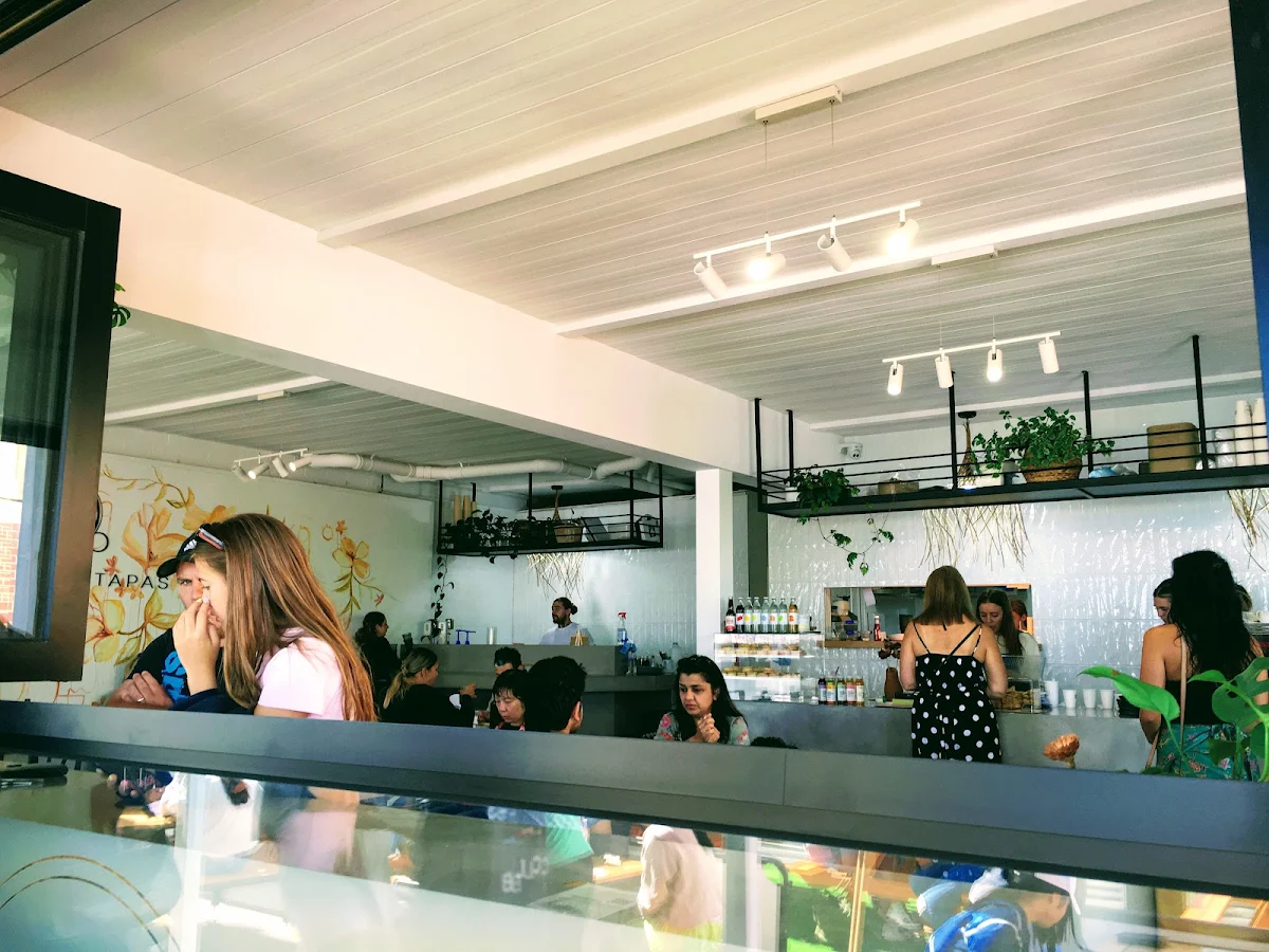 Vibe, M & O Cafe