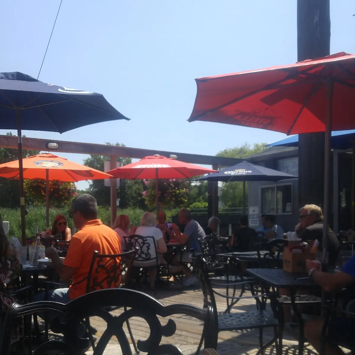 Vibe, Sandbar Waterfront Grill