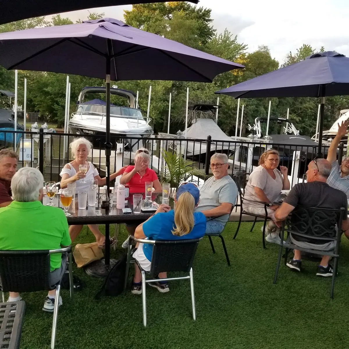 Vibe, Sandbar Waterfront Grill
