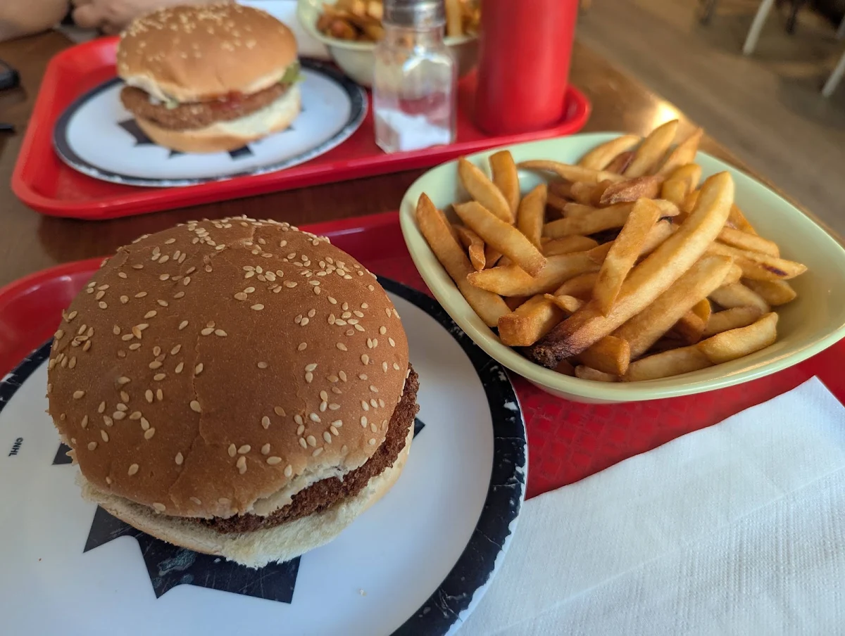 Food & drink, Chick-N-Burger Restaurant