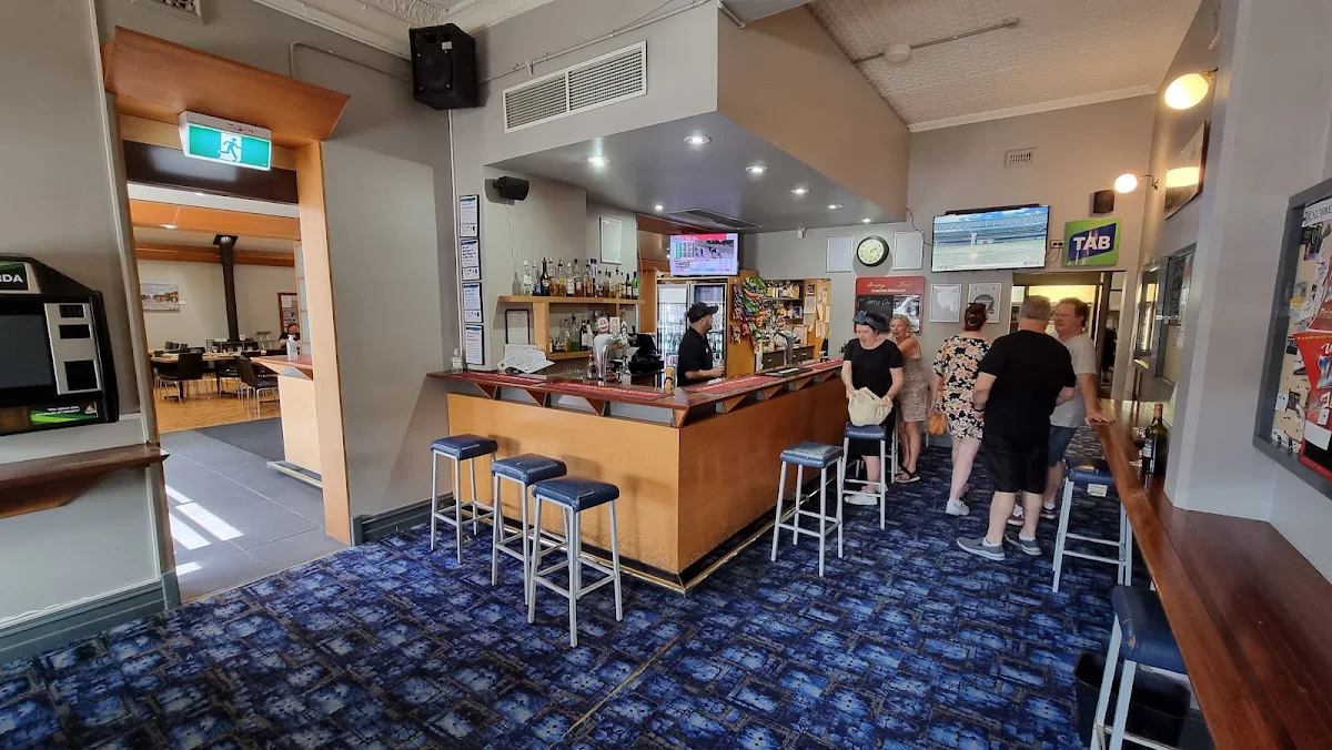 Vibe, Maldon Hotel