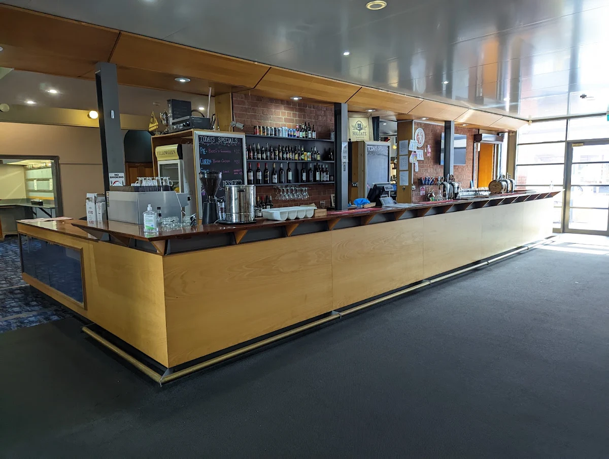 Vibe, Maldon Hotel