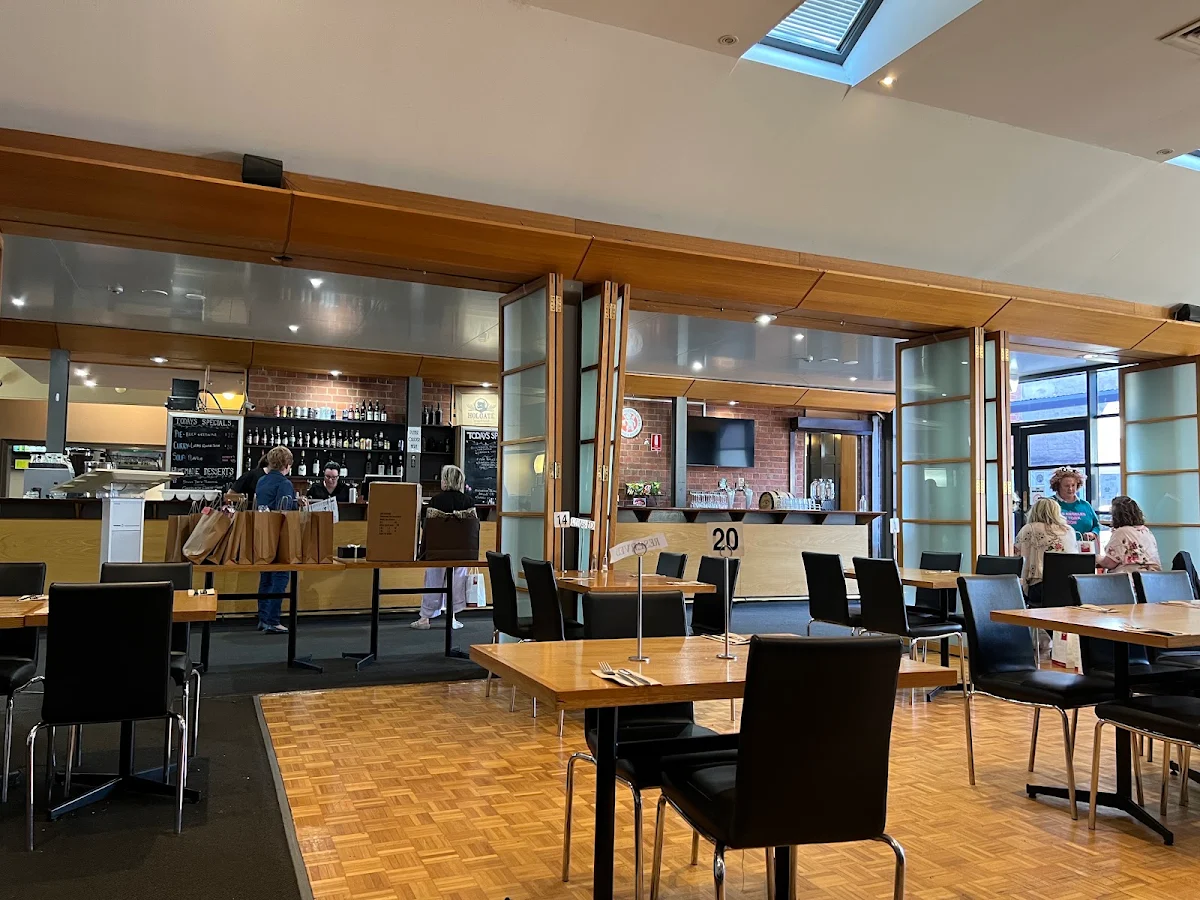 Vibe, Maldon Hotel