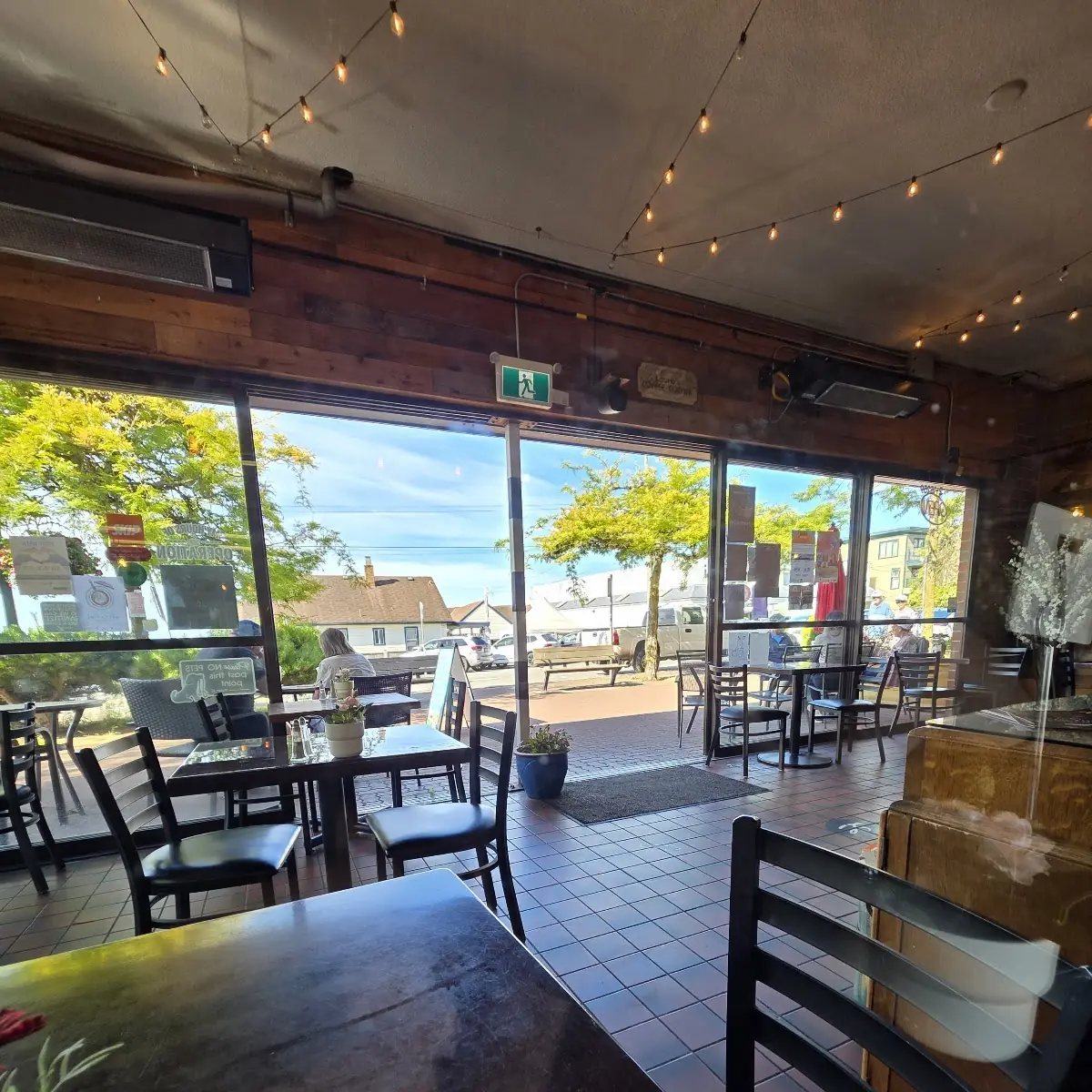 Vibe, Laura's Coffee Corner White Rock