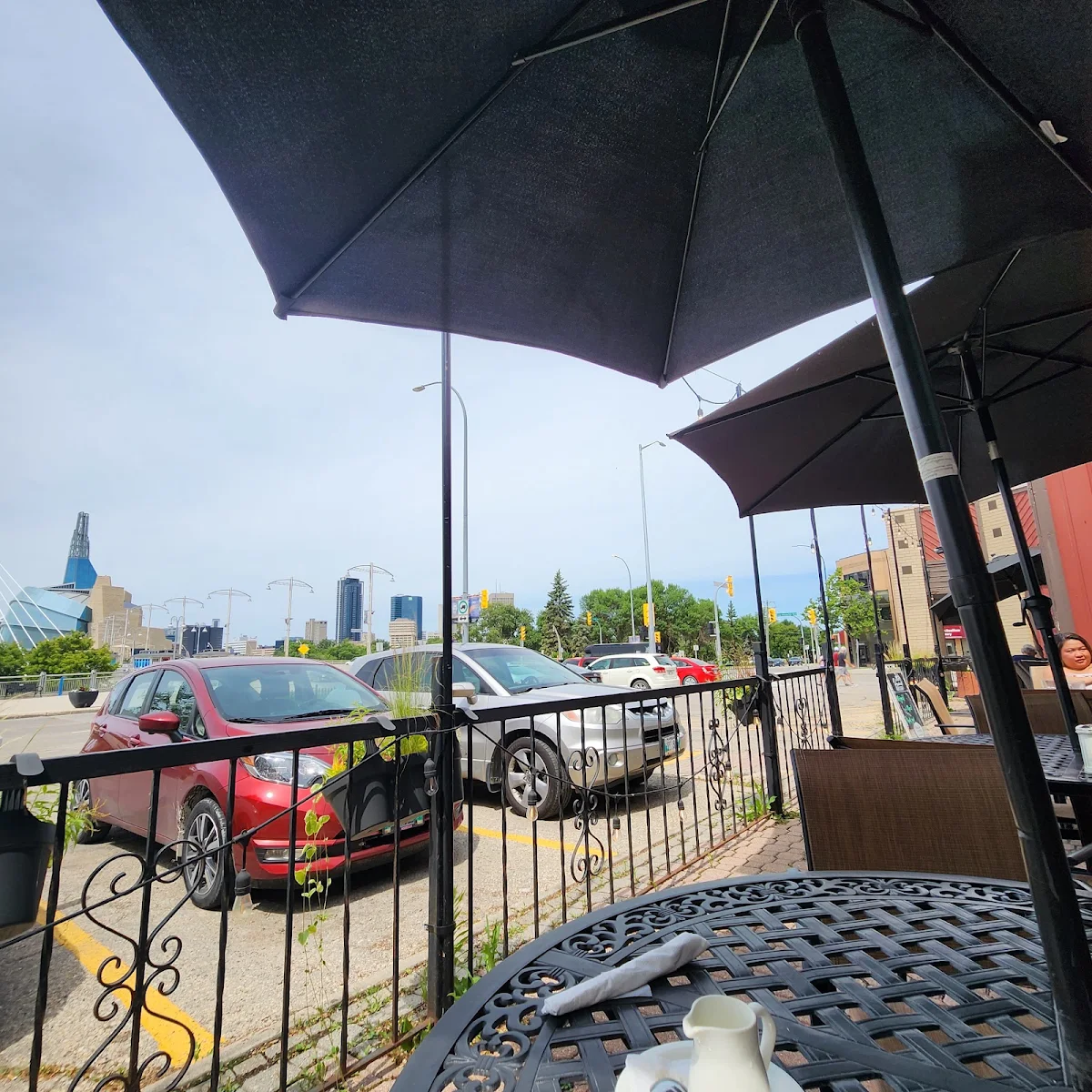 Vibe, Promenade Brasserie