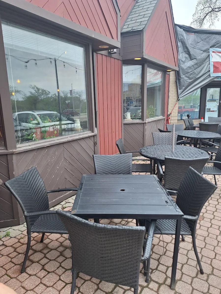 Vibe, Promenade Brasserie