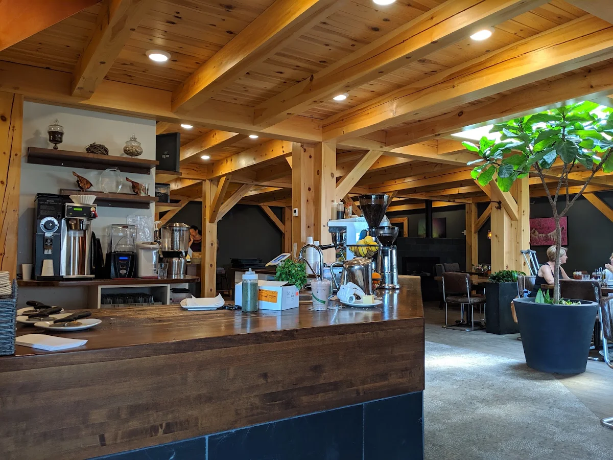 Vibe, Chino's Bistro