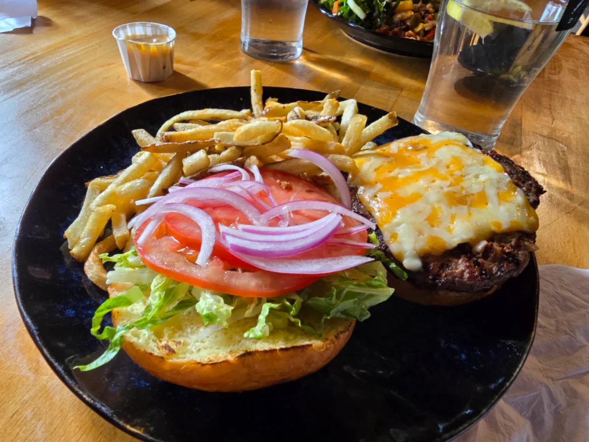 Food & drink, Fiddleheads Bar and Grill