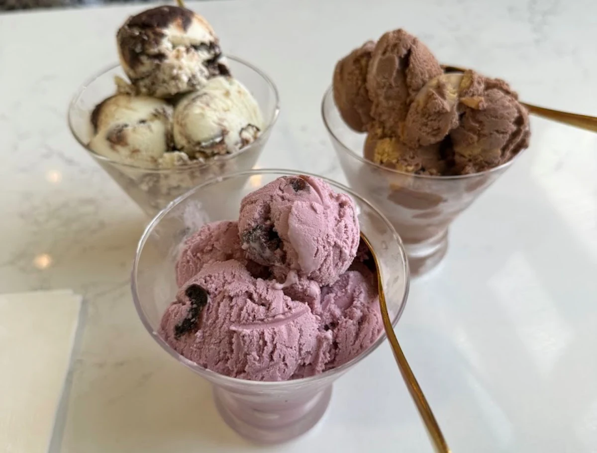 Food & drink, D-Luxé Cafe & Lounge