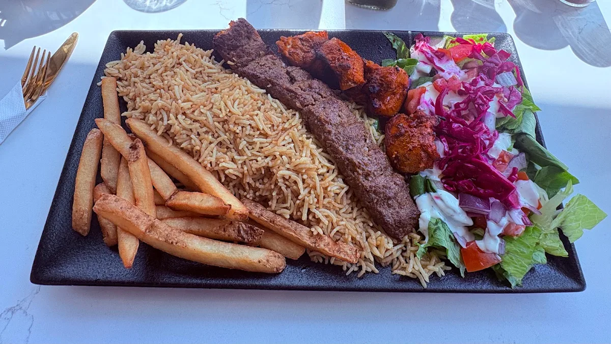 Food & drink, D-Luxé Cafe & Lounge