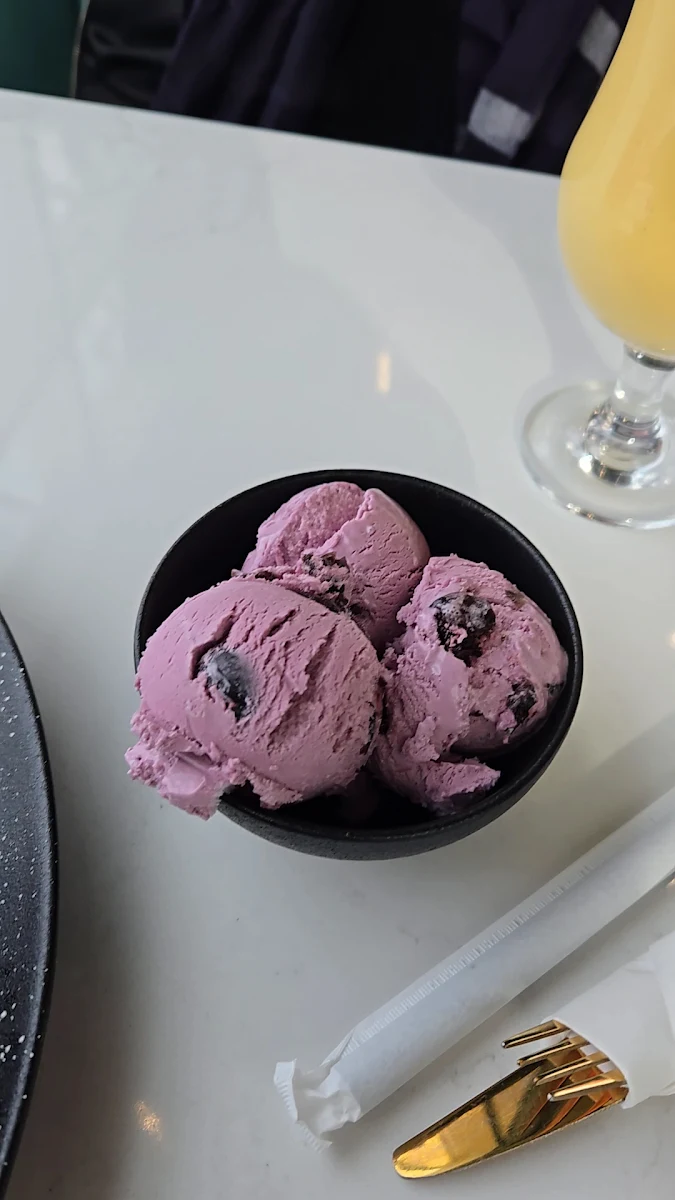 Food & drink, D-Luxé Cafe & Lounge