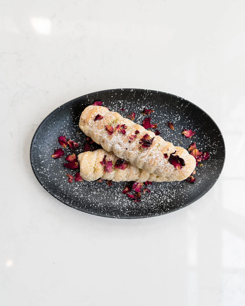 Food & drink, D-Luxé Cafe & Lounge