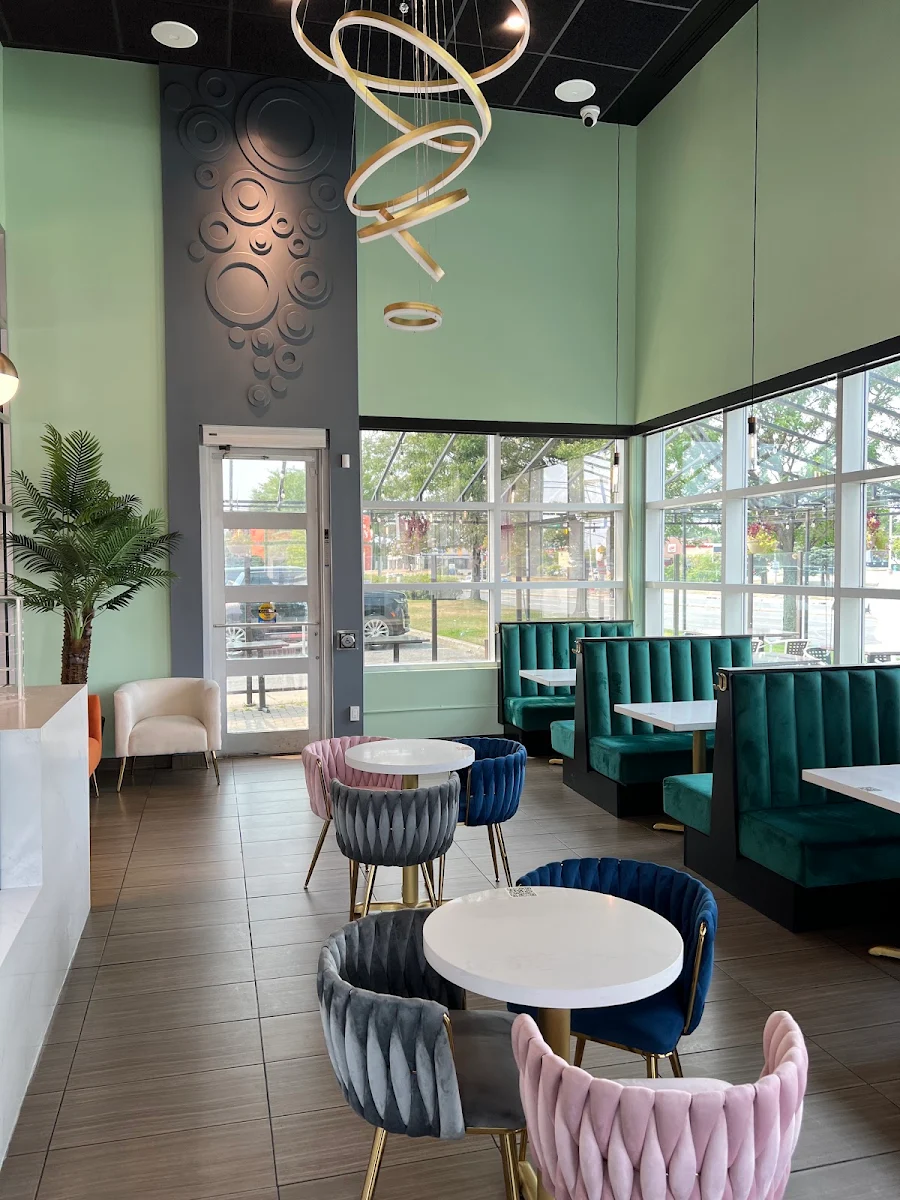 Vibe, D-Luxé Cafe & Lounge