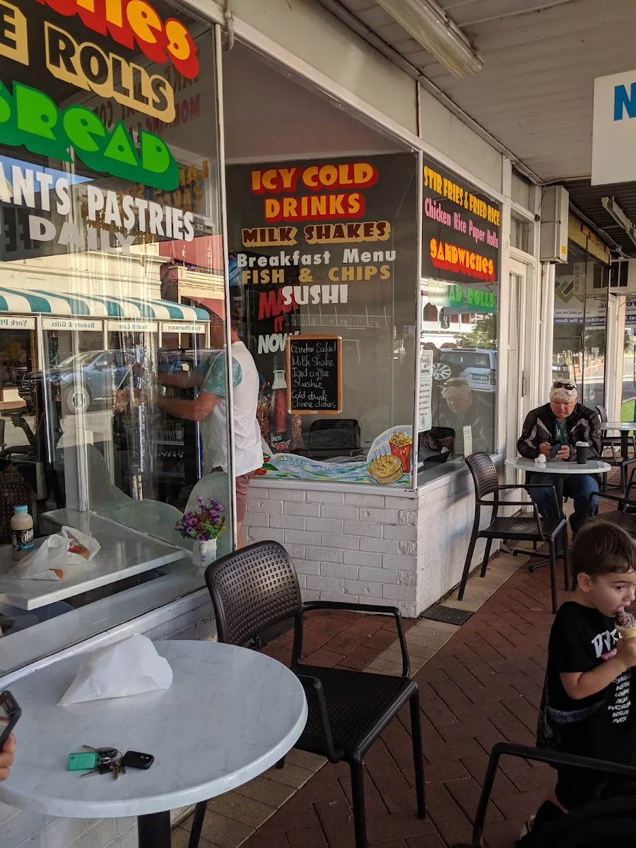 Vibe, Nguyen's Bakery Cafe