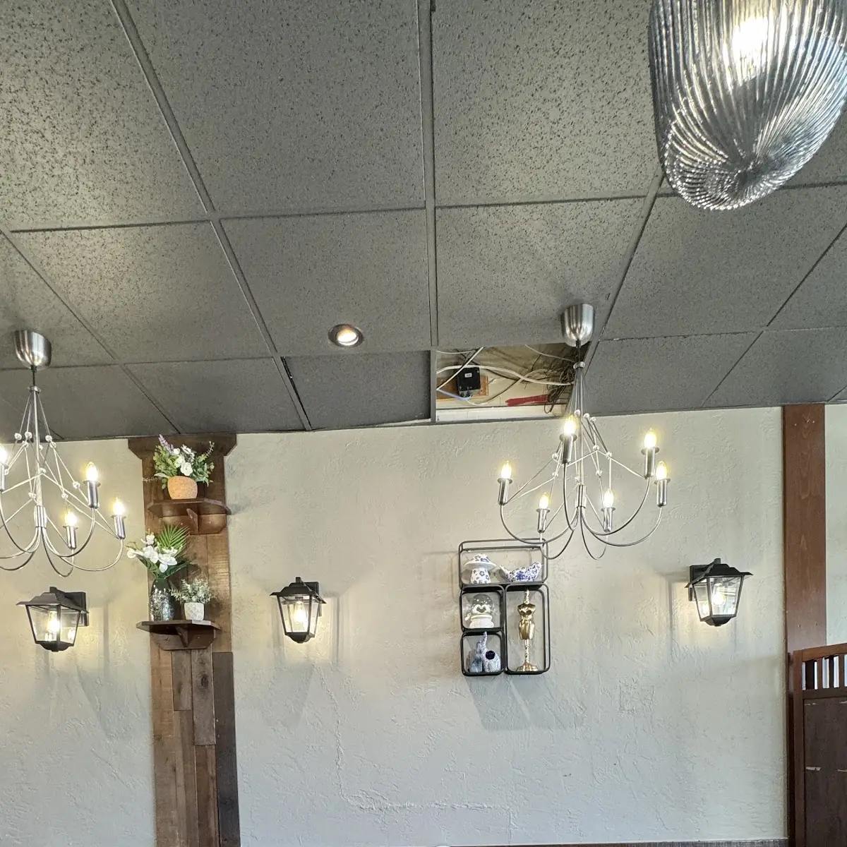 Vibe, Dastaan Modern Indian Cafe and Bistro