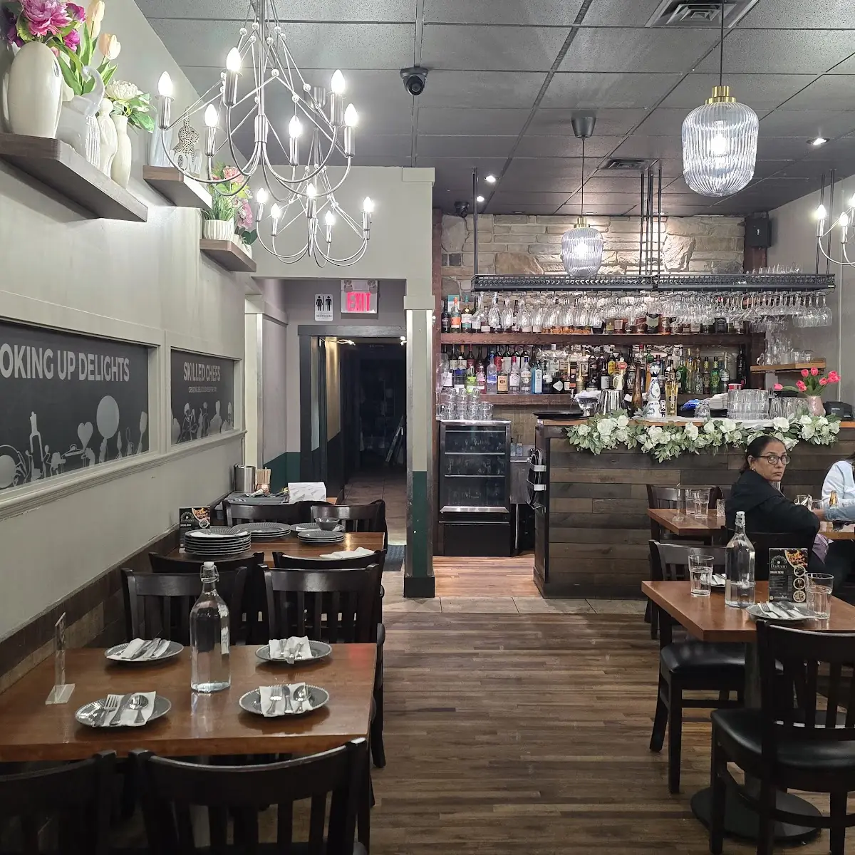 Vibe, Dastaan Modern Indian Cafe and Bistro