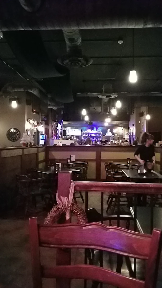 Vibe, Mama's Brew Pub