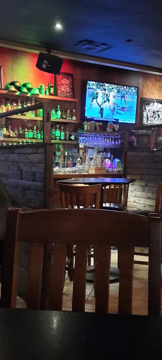 Vibe, Mama's Brew Pub