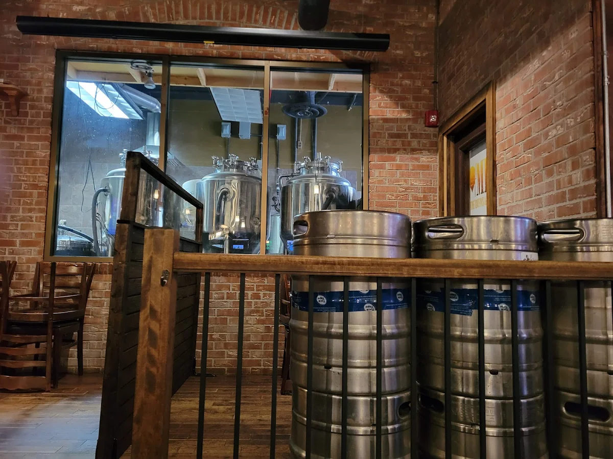 Vibe, Mama's Brew Pub