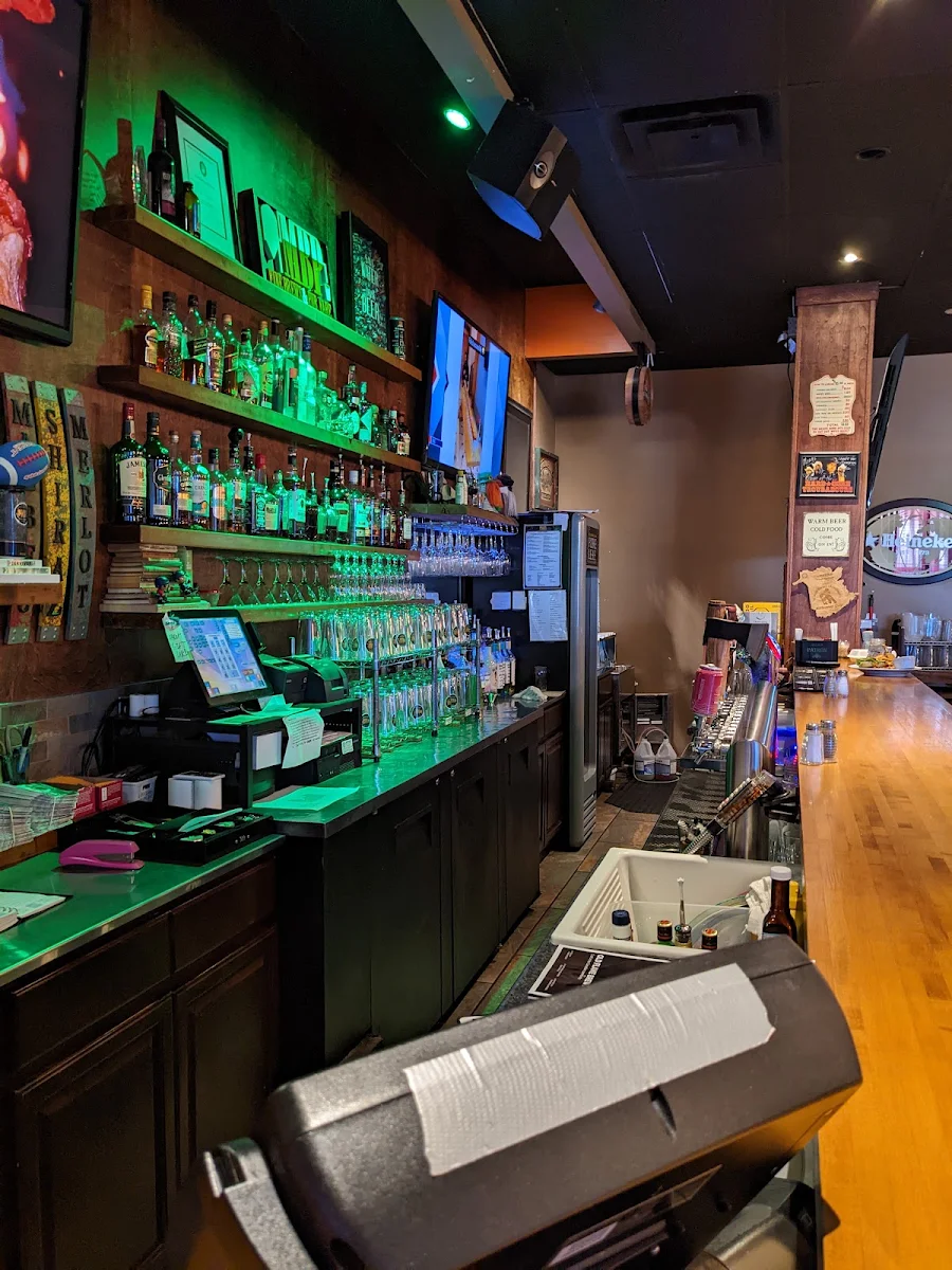 Vibe, Mama's Brew Pub