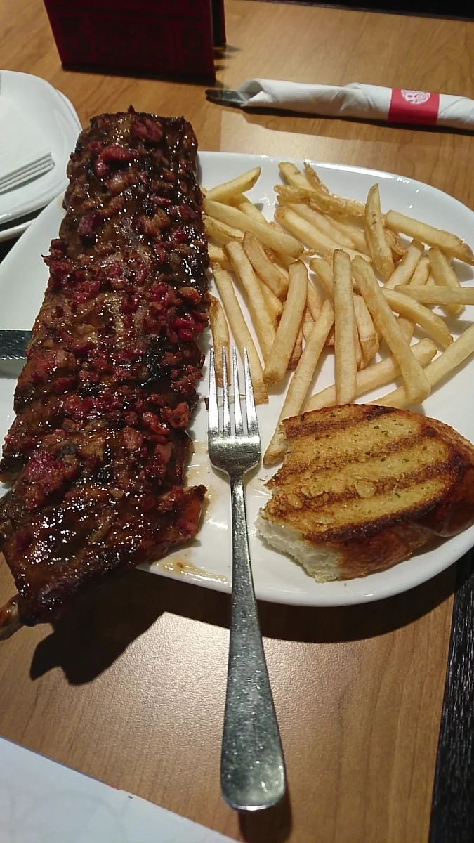 Food & drink, Boston Pizza