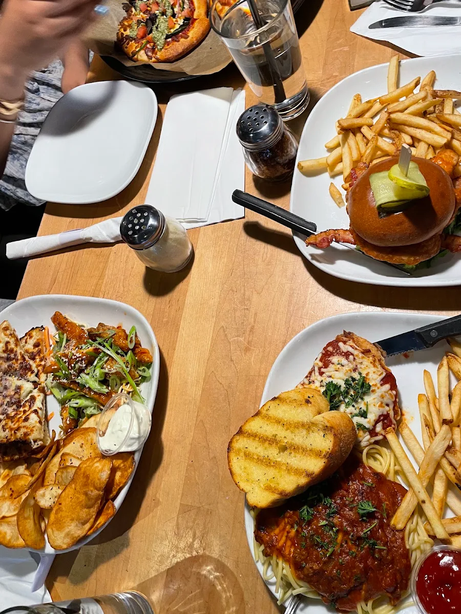 Food & drink, Boston Pizza