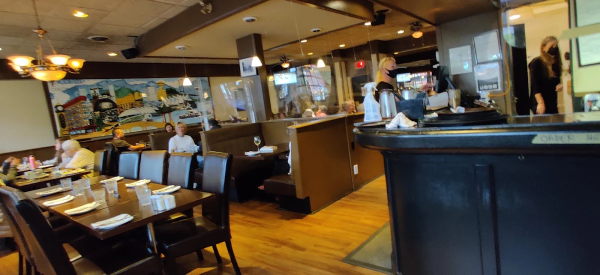 Vibe, Gino's Restaurant