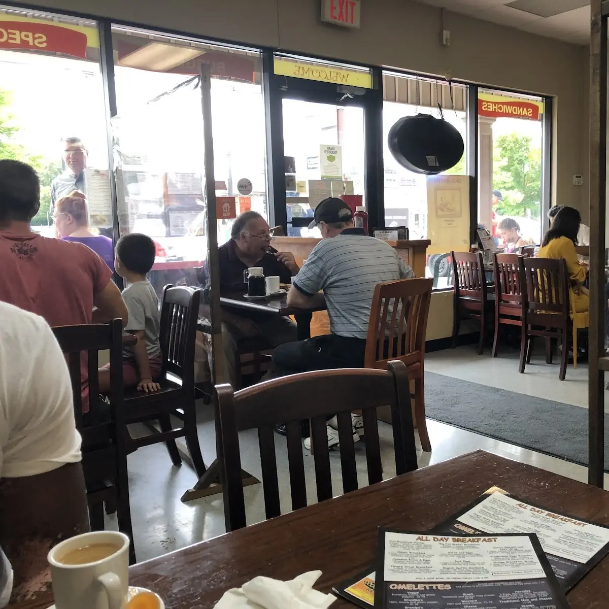 Vibe, Scoops Restaurant Breakfast and Lunch