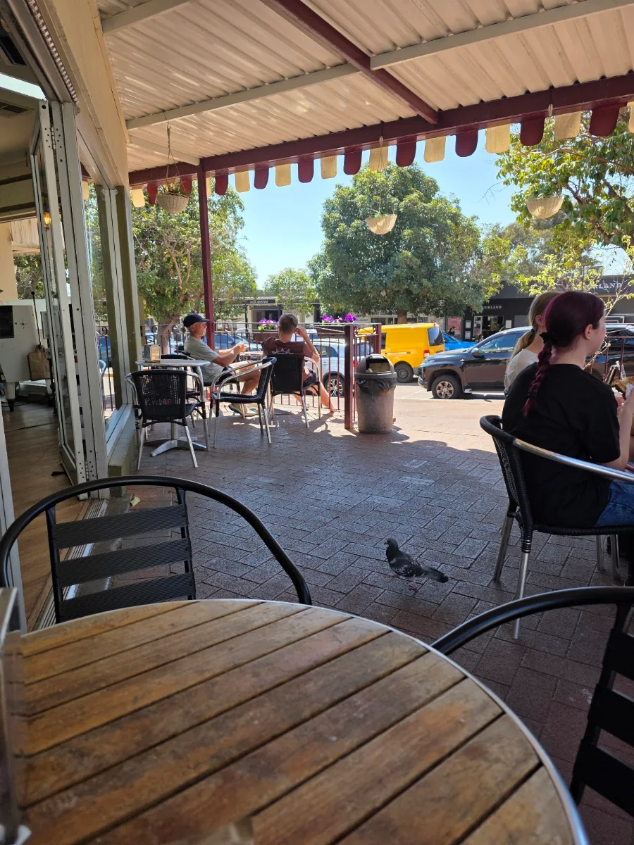 Vibe, Bakery 37