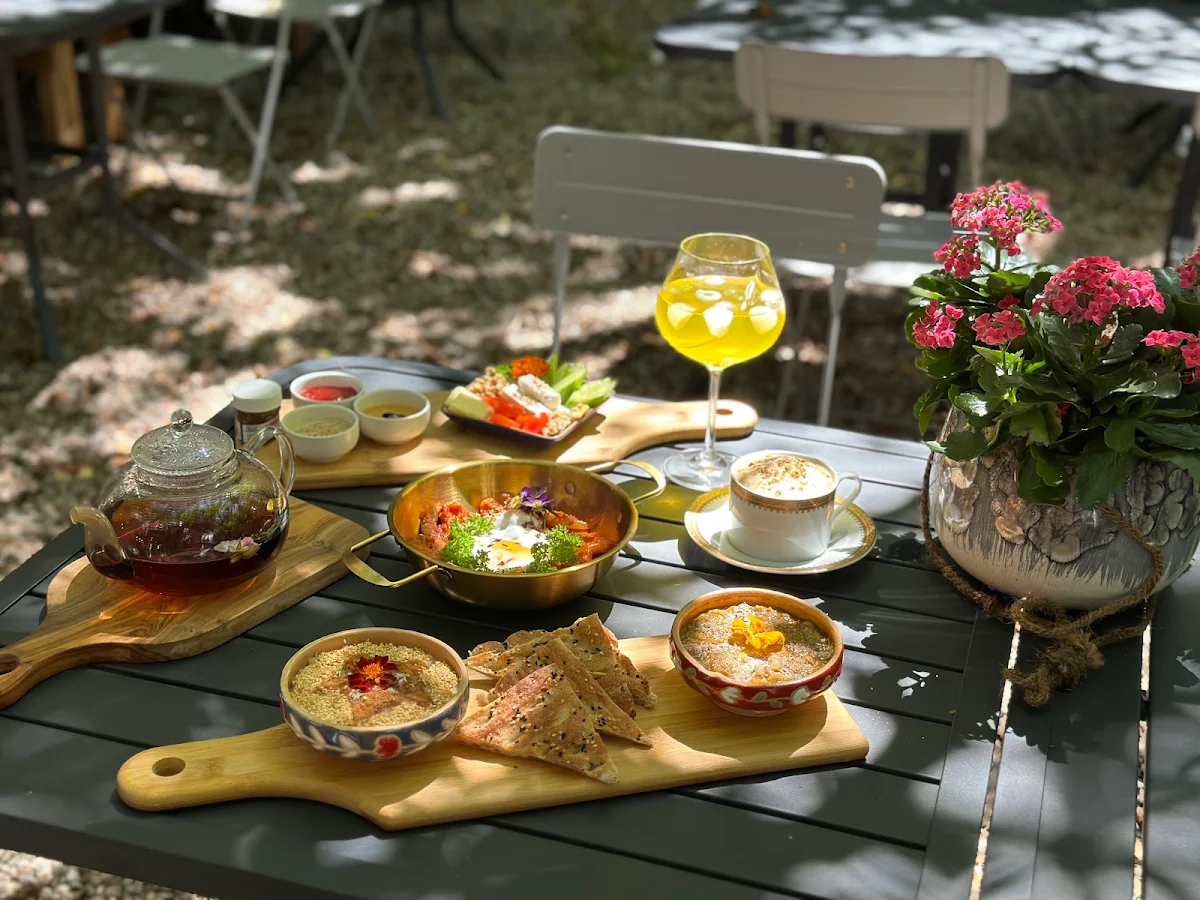 Food & drink, Azalea