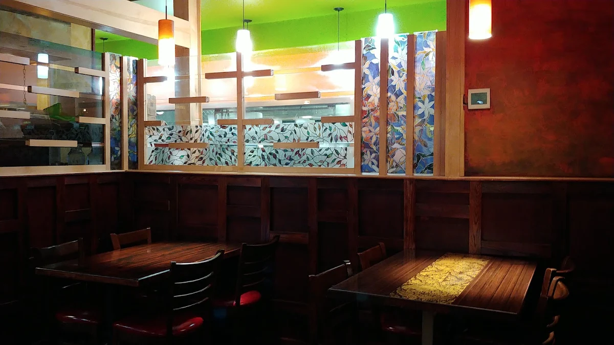 Vibe, Cha Baa Thai Restaurant (Bedford)