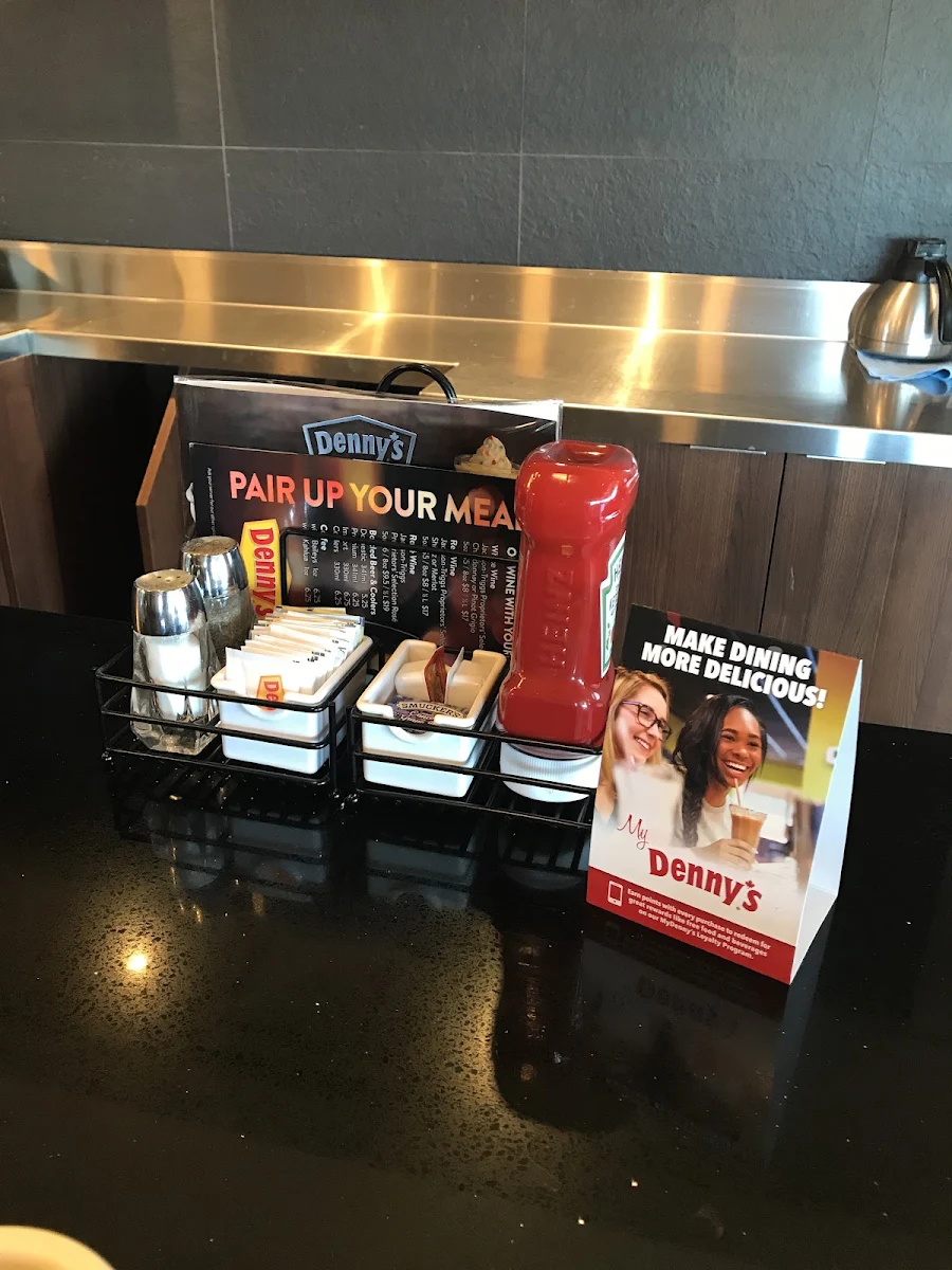 Vibe, Denny's Restaurant Crossroads