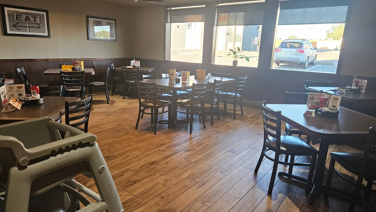 Vibe, Denny's Restaurant Crossroads