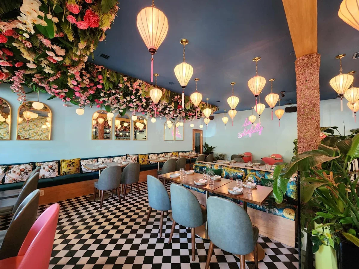 Vibe, Bonjour Vietnam Bistro & Cocktail Bar