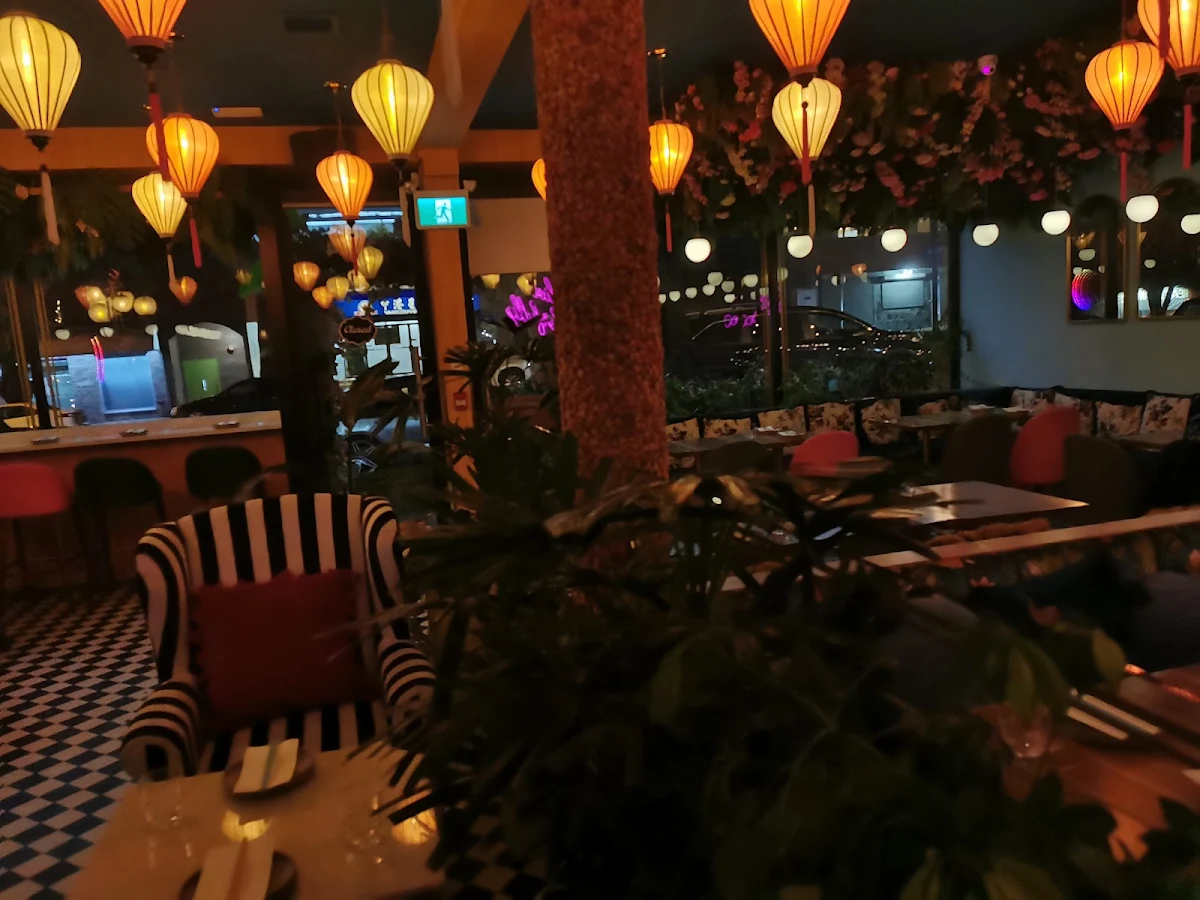 Vibe, Bonjour Vietnam Bistro & Cocktail Bar