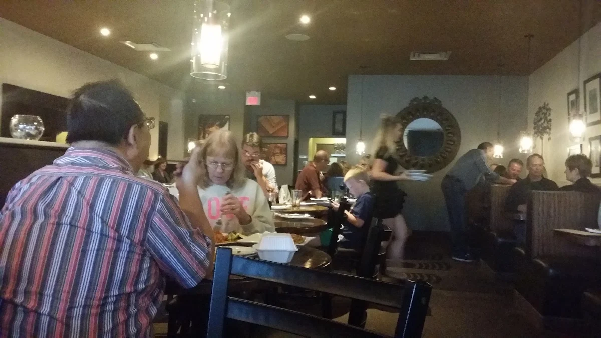 Vibe, Lilly's Italian Eatery
