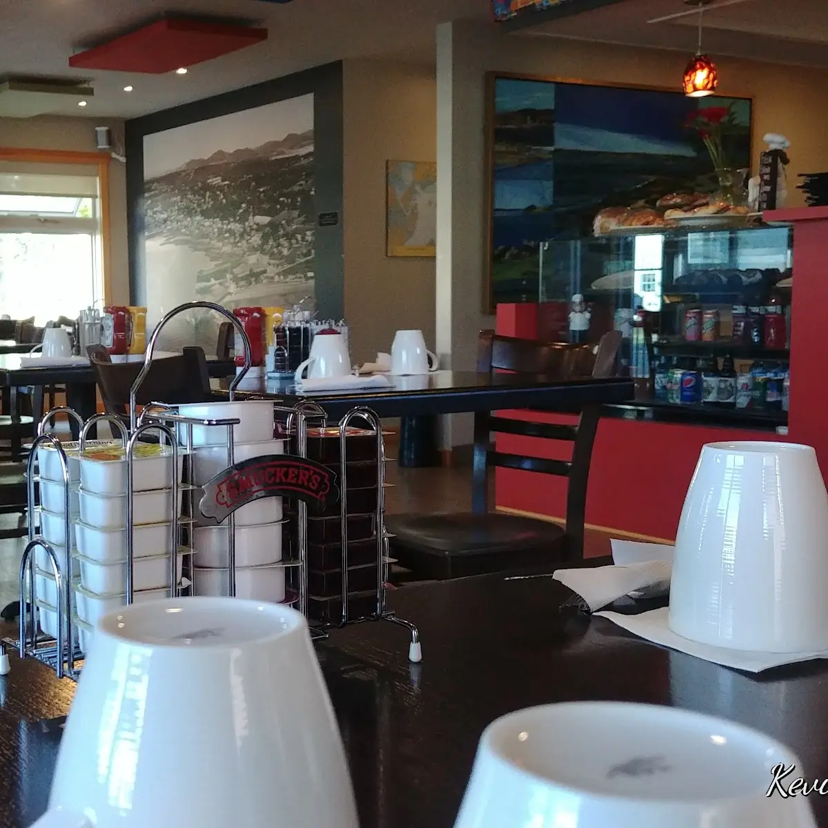 Vibe, SeaBreeze Restaurant & Patio