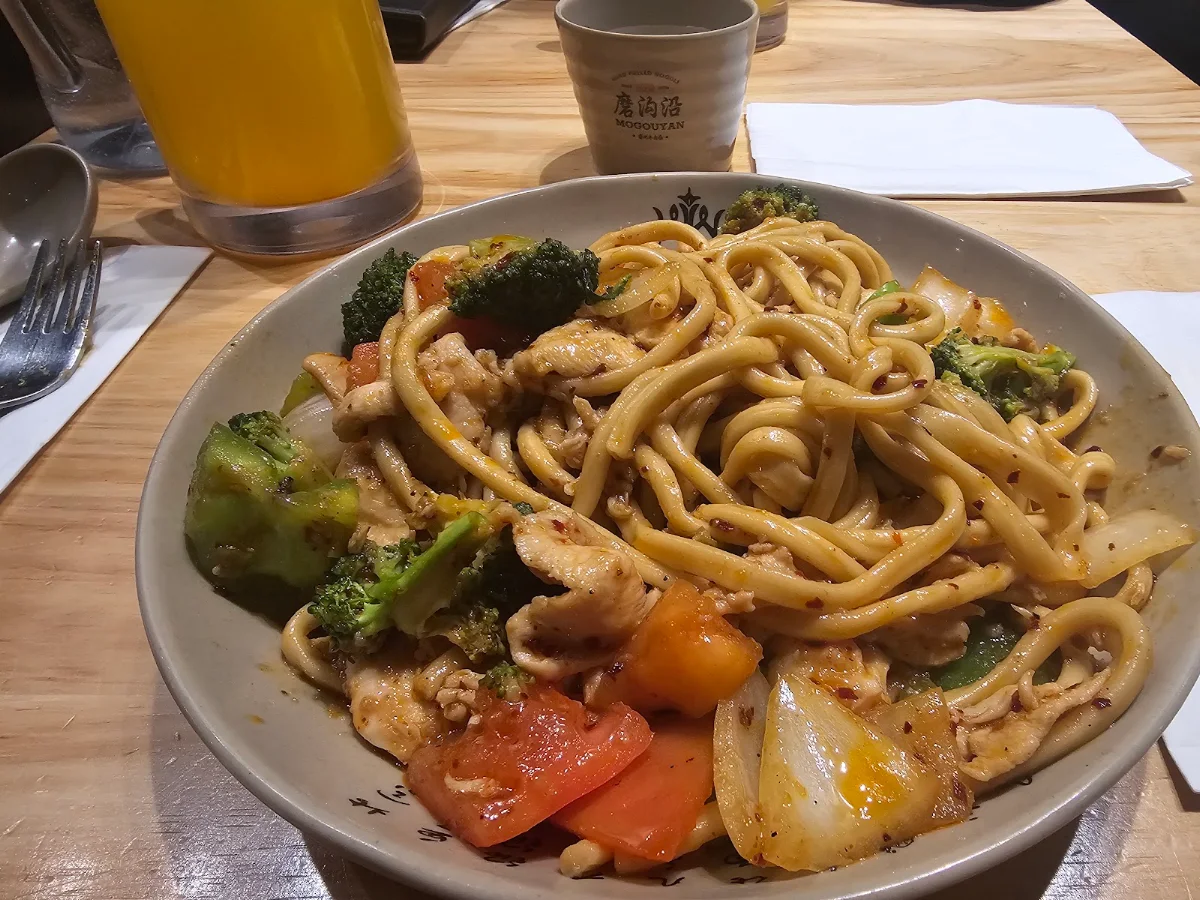 Food & drink, Mogouyan Hand Pulled Noodle (West Edmonton Mall) 磨沟沿老字号兰州牛肉面