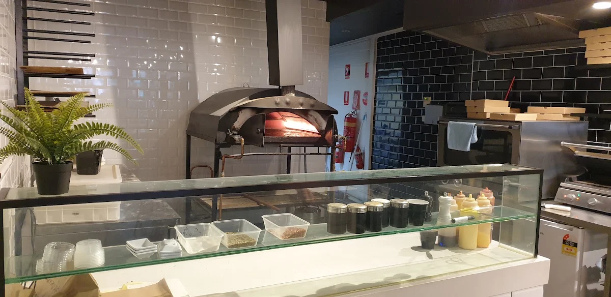 Vibe, Soul Mill Woodfired Pizza