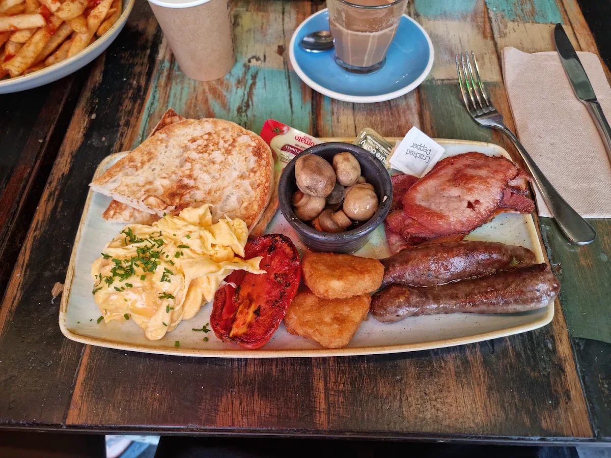 Food & drink, Pool Coffee Eatery