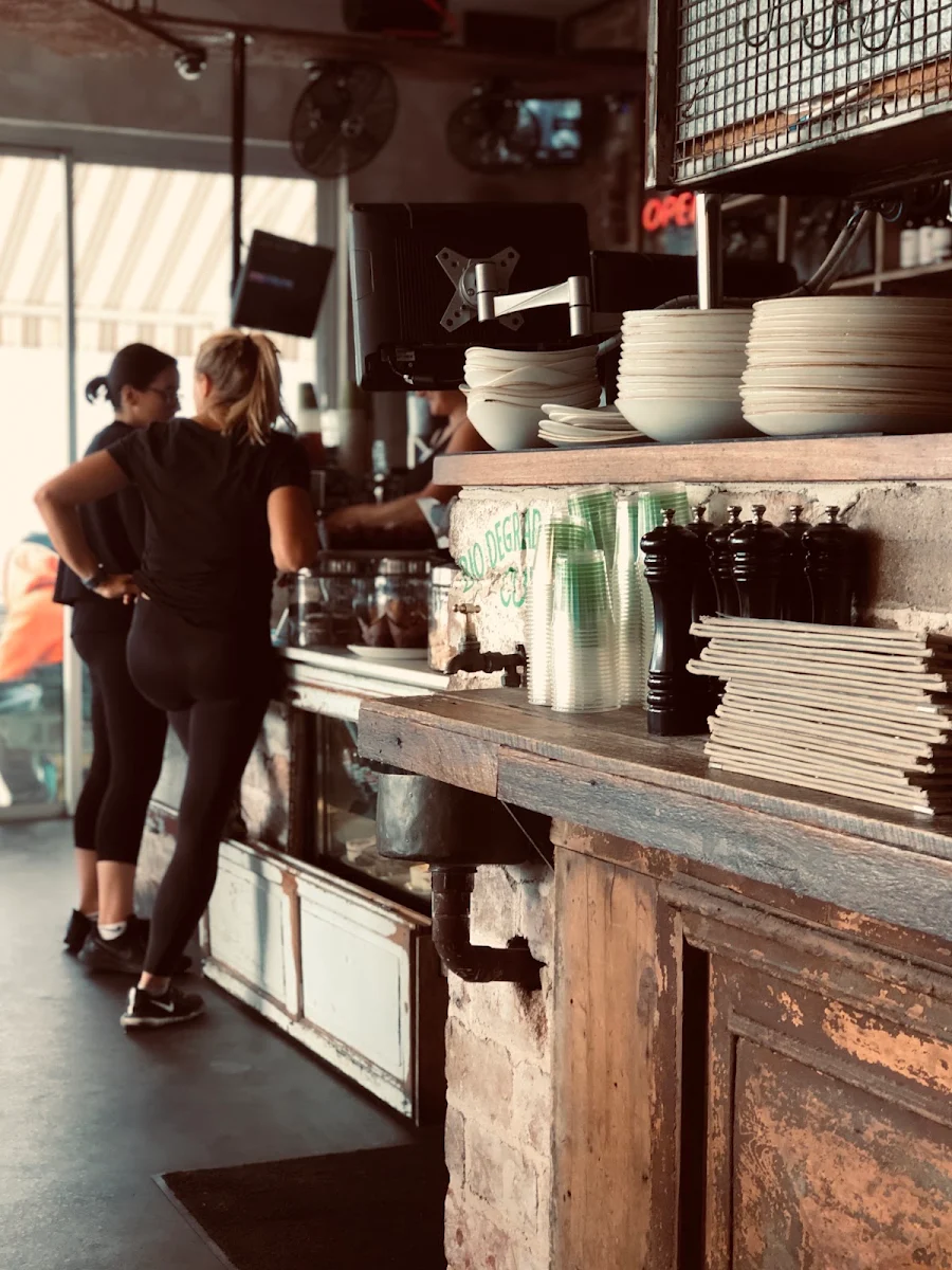 Vibe, Pool Coffee Eatery