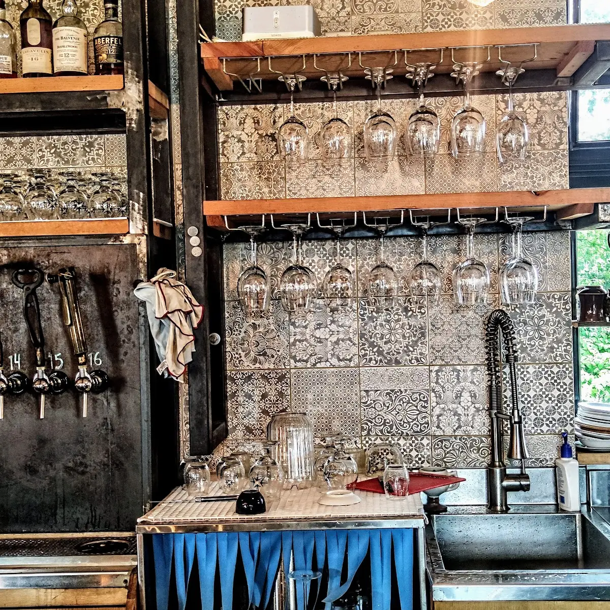 Vibe, Sutton Brouërie - Microbrasserie & Auberge