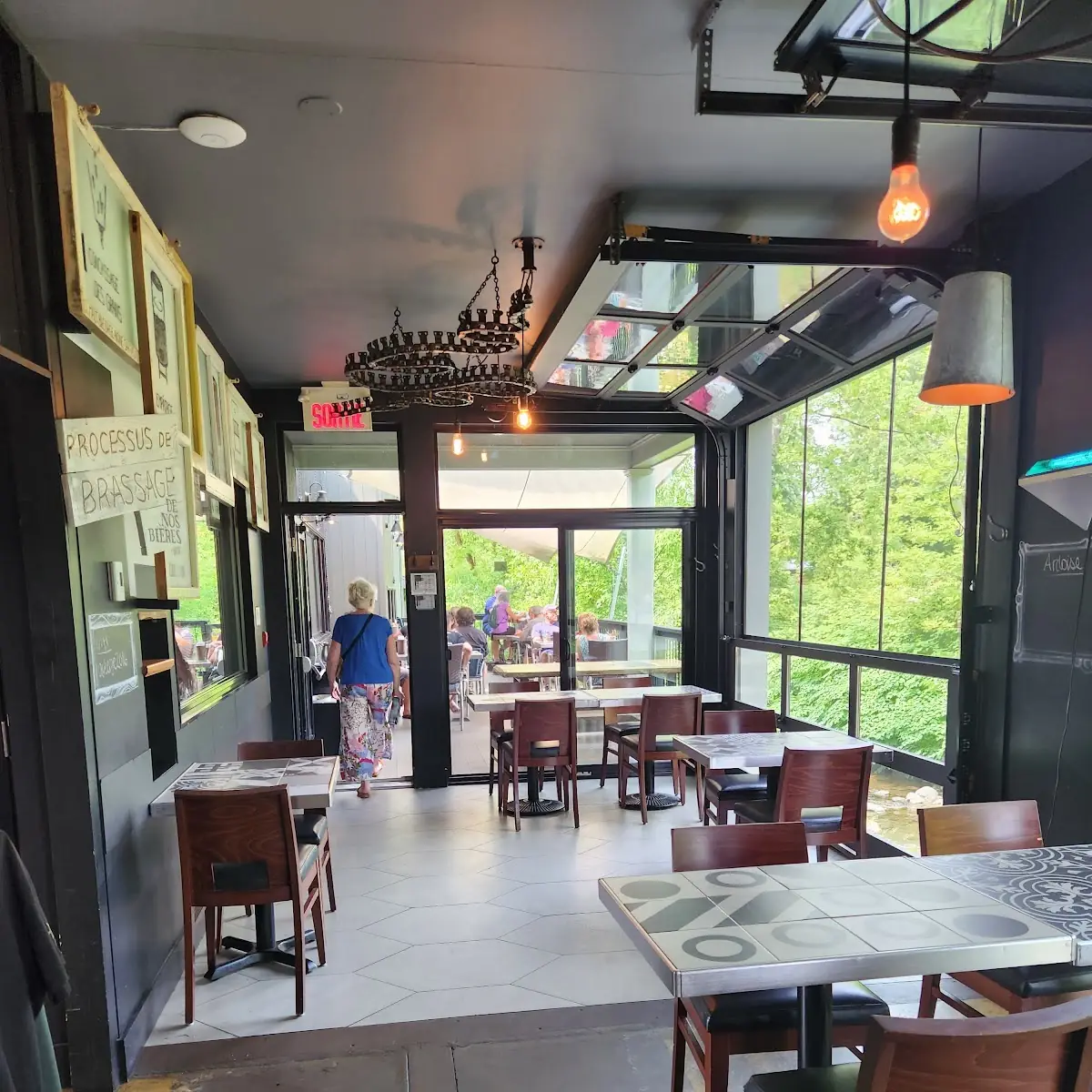Vibe, Sutton Brouërie - Microbrasserie & Auberge