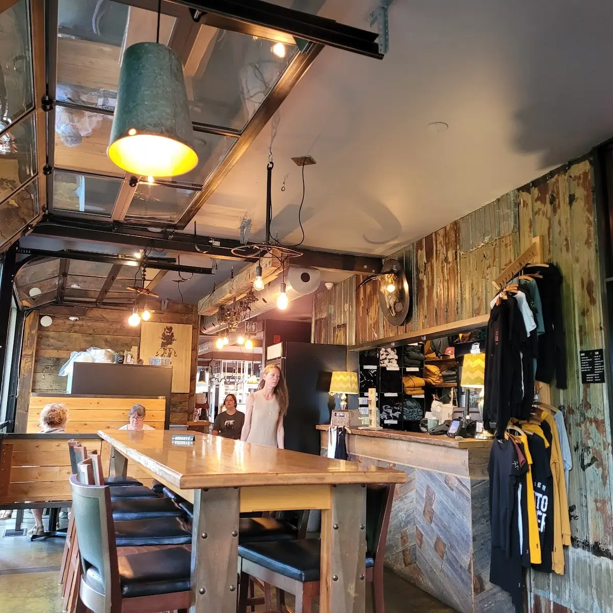 Vibe, Sutton Brouërie - Microbrasserie & Auberge