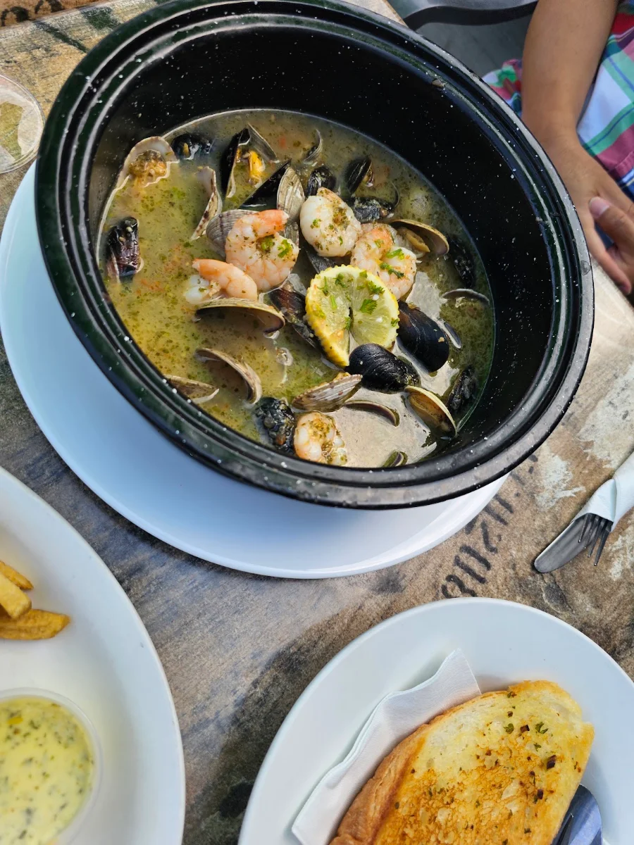 Food & drink, Sharkey's Seafood Bar & Grille