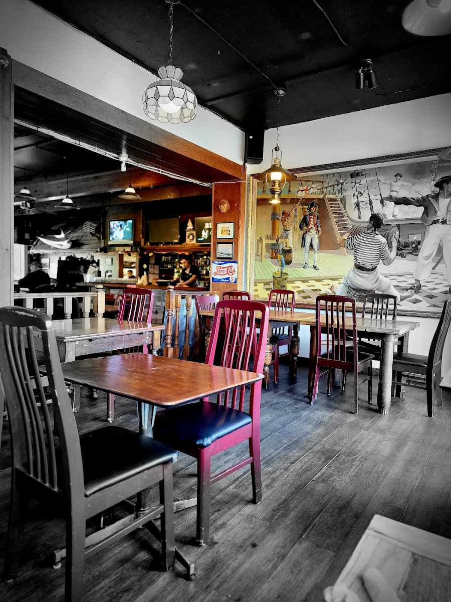 Vibe, Sharkey's Seafood Bar & Grille