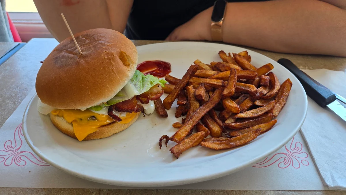 Food & drink, Resto du Vieux La Prairie