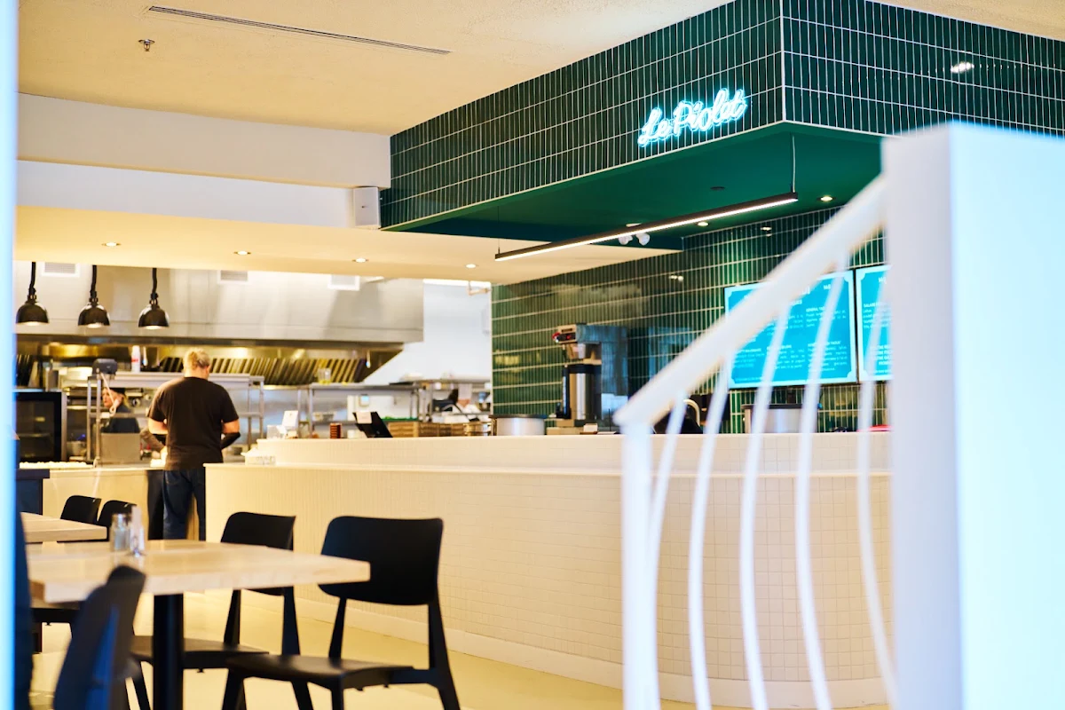 Vibe, Restaurant Le Piolet
